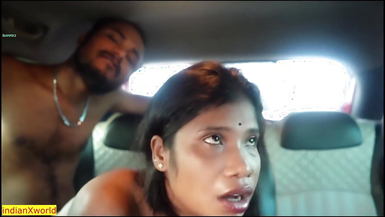 Indische vriendin in de auto neuken! Hete Desi-dating
