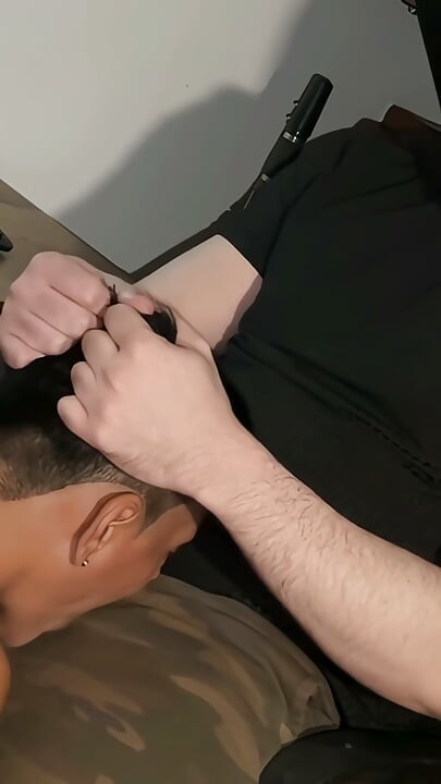 Pagpapakita ng Pagsamba sa Malagkit na Titi sa Gym Pagkatapos ay Malalim na Deepthroat I