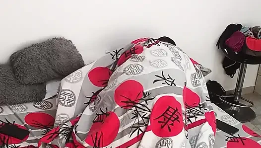 Horny stepdaughter can't stand it and asks her stepdad to fill her pussy