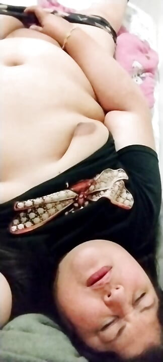 Urmărește-mă Bridivine, masturbându-mă până când ejaculez peste vibratorul meu