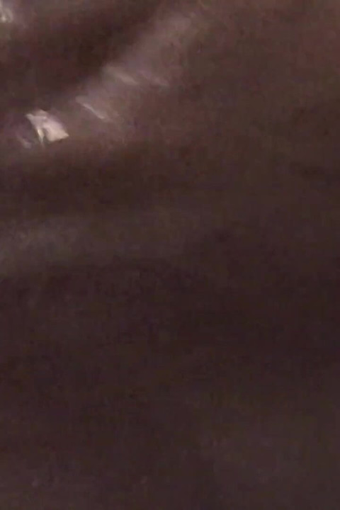 สาวสีผมบรูเน็ตสุดฮอตของกูในห้องอาบน้ํา