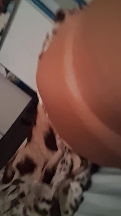 Ladysilva masturbándose mi polla