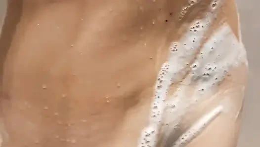 Adik tiri bugil di kamar mandi