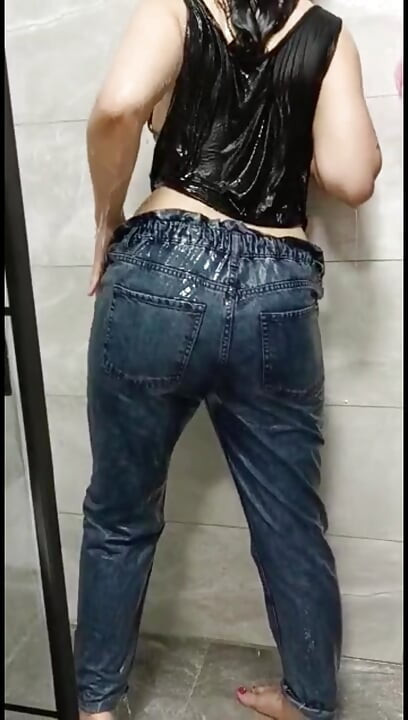 Dressing in clothes in the shower should squirt