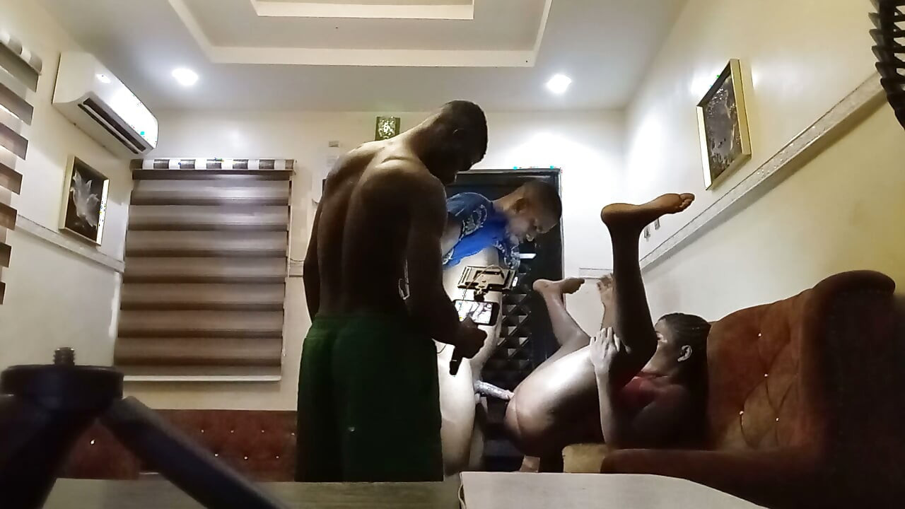 Behind the Scene with My Sweet Housemate