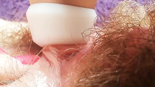 Extreme nahaufnahme großer kitzler-orgasmus, intensive klitoris-stimulation