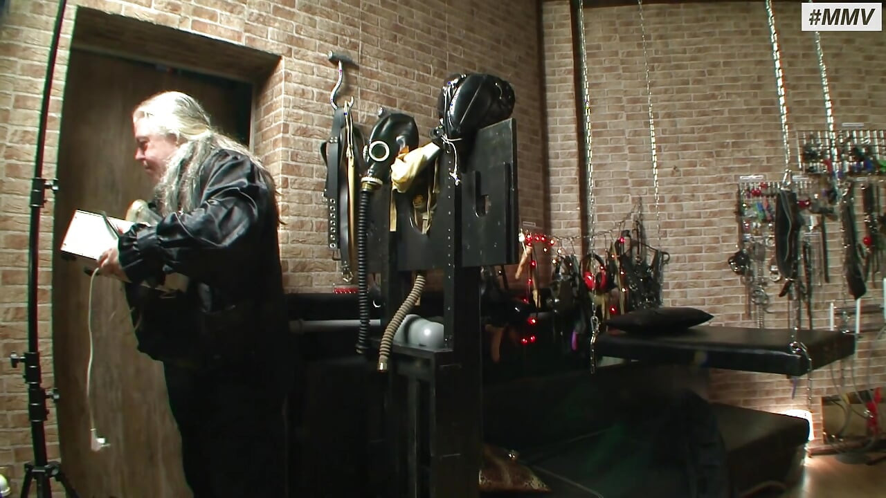 الألمانية FEMDOM - سدادة شرجية بالقبضة المتشددين