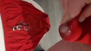 Red Briefs 5. Sperma