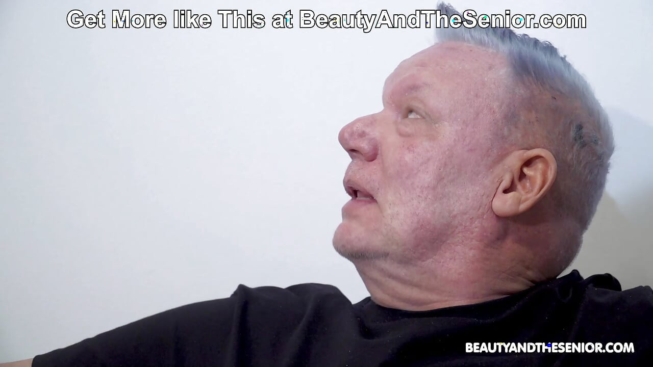 No puedo recordar la última vez que sentí un culo apretado en BeautyAndTheSenior