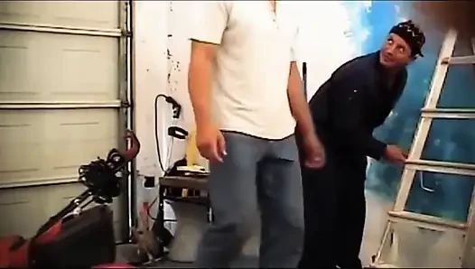 Güzel sarışın bebek götten çifte sikişiyor... göte boşalma