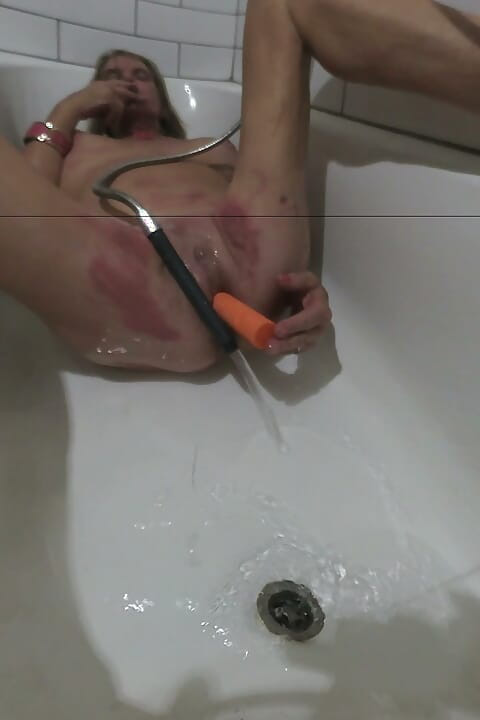 Lizzy Yum SEPTEMBER 2026 bathing masturbation