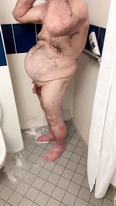 Shower Time for Coach Karl 6765