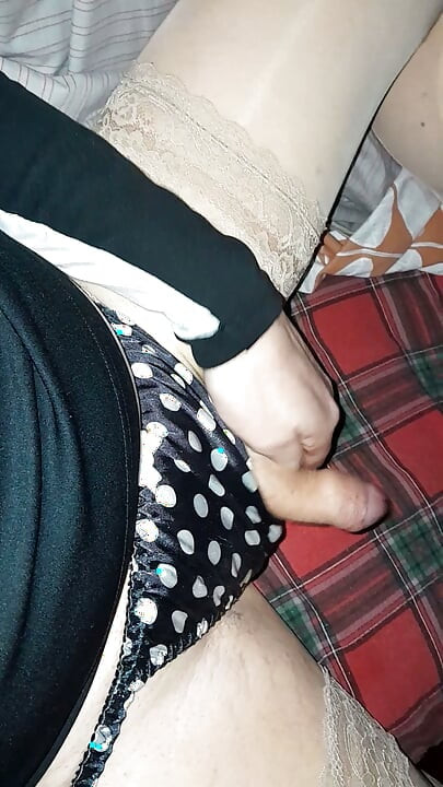 Leesteve가 팬티를 입고 있다
