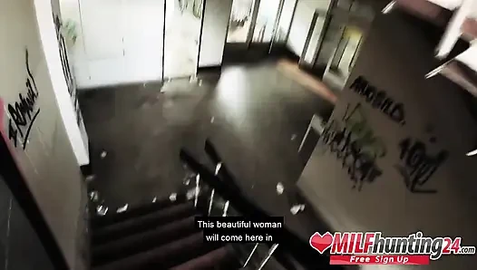 Pemburu tante seksi ngentot kontol tante seksi ini di gedung bekas kantor