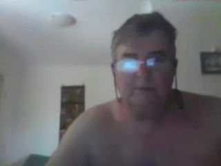 Nonno accarezza in webcam