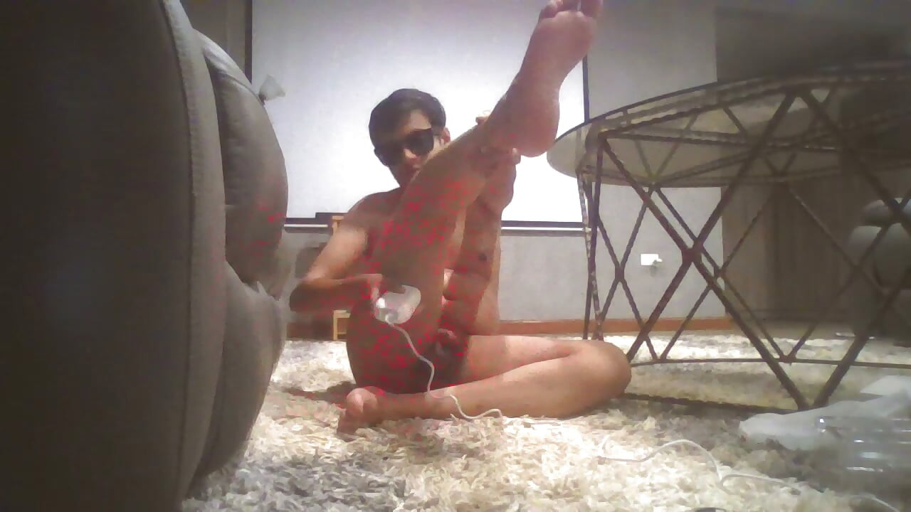 Sissy shows sexy body while completely nude and enjoying her sensuality