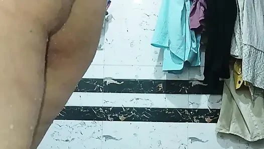 Priya bhabi büyük amcık gösterisi