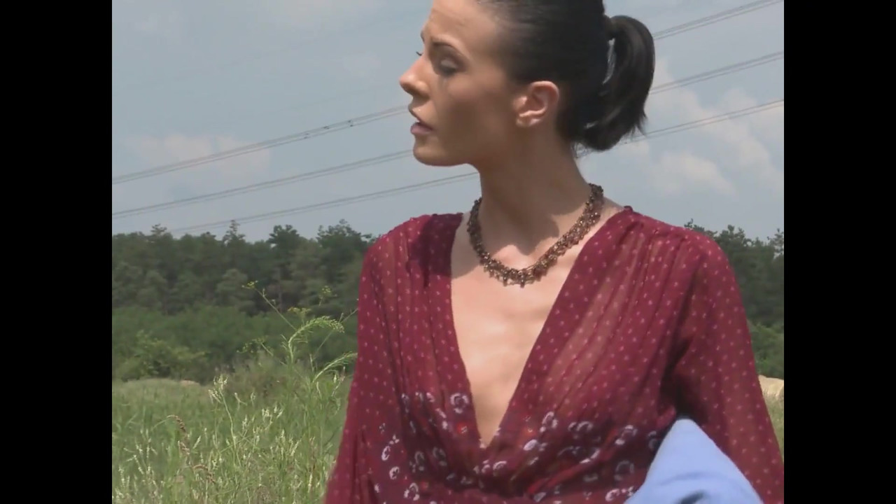 カントリーガールズが小麦畑で狂った