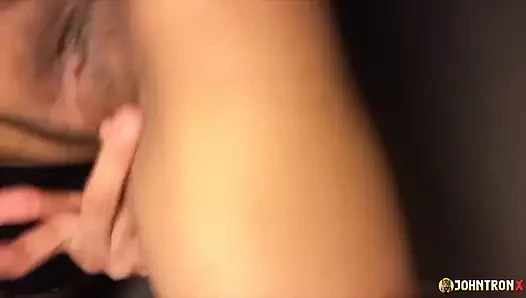 Johntronx - banyoda ateşli Asyalı bir kızla seksi sakso ve şiplak seks