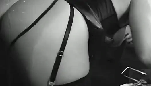 Ateşli büyük memeli sarışınlar şanslı bir adamla için takım oluyor