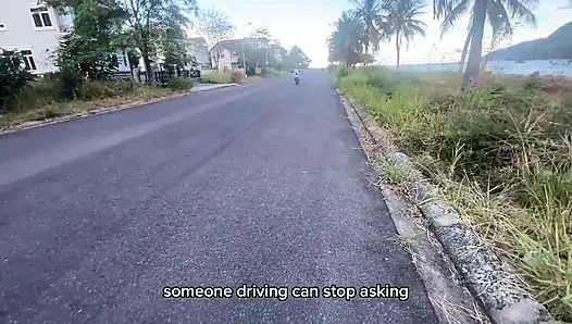 Saya meminta tetangga saya untuk mengantarkan saya pulang, dan kemudian dia meniduri saya