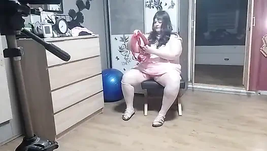 Thick SSBBW Shows Herself Horny