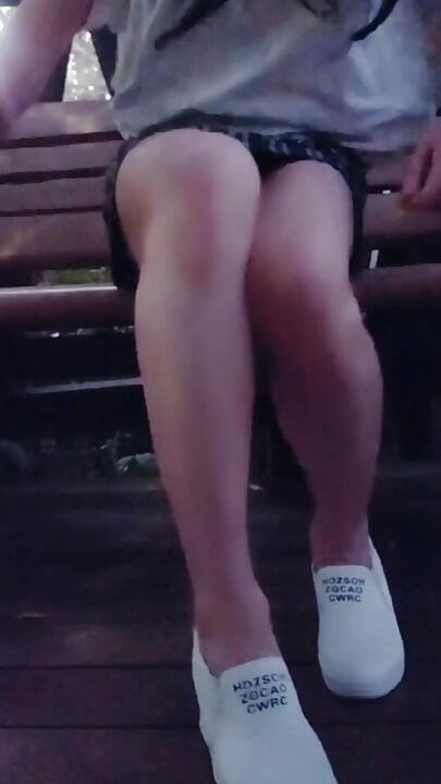Shemale Ting Xuan's Outdoor Outfit Features White Lace Panties, Giving Her a Pure and Innocent Look.