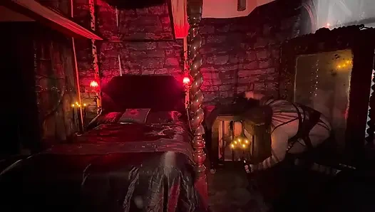 Bölüm 1:- Domina booboo'ya ibadet ikramı yapıyor.