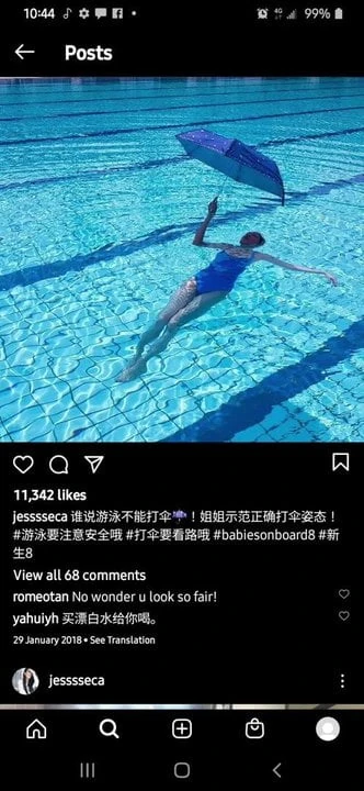 MediaCorp Actor Ms Jesseca Liu Swimming Use Umbrella Hold
