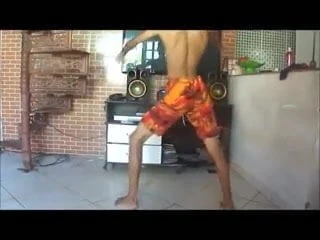Sıska latin twink twerk ve dans 2