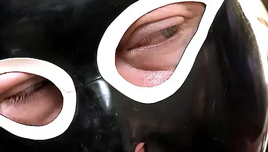 Herrin und 2 sklaven: clips und candlewax zum fisting