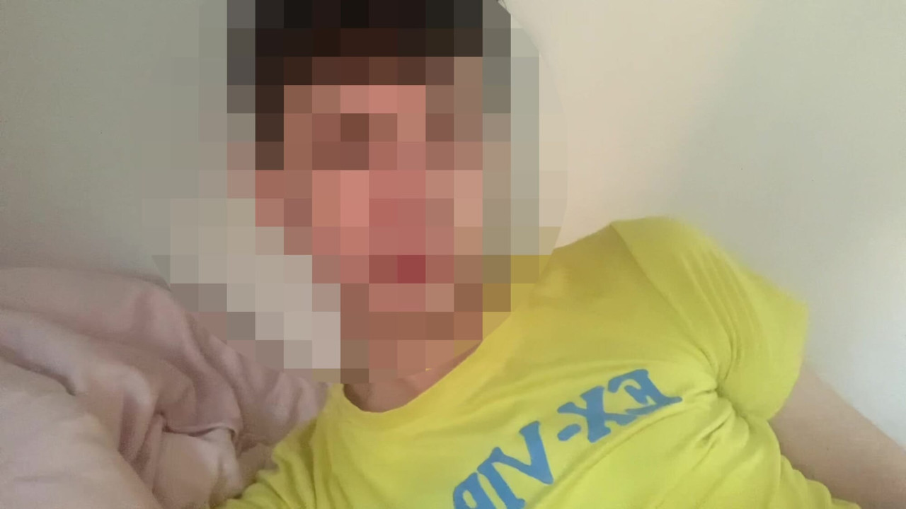 assista-me dedilhar meu apertado femboy bussy
