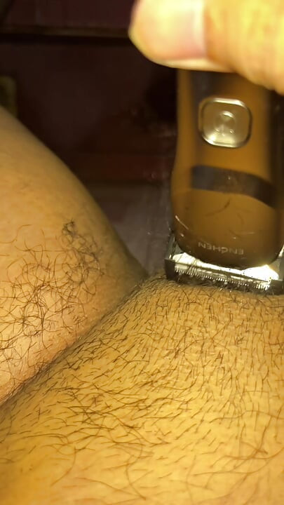 Me afeité el vello del pene completamente.