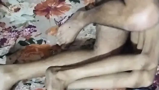 Okul yeni video kızı erkek arkadaşıyla sikişiyor