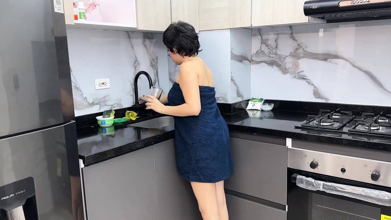 I Order a Delivery, but I Like the Delivery Mans Huge and Delicious Cock Better, so I Ask Him to Stick It in Me