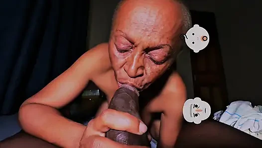 Бабушка обожает мой хуй