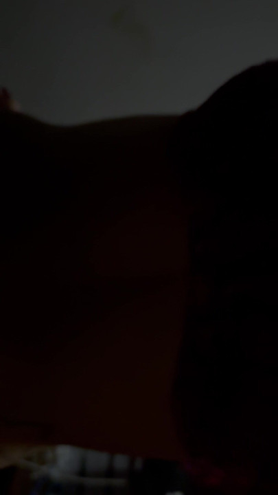 Doar mă jucam. Am vrut mai mult și am dorit atingerea lui solidă