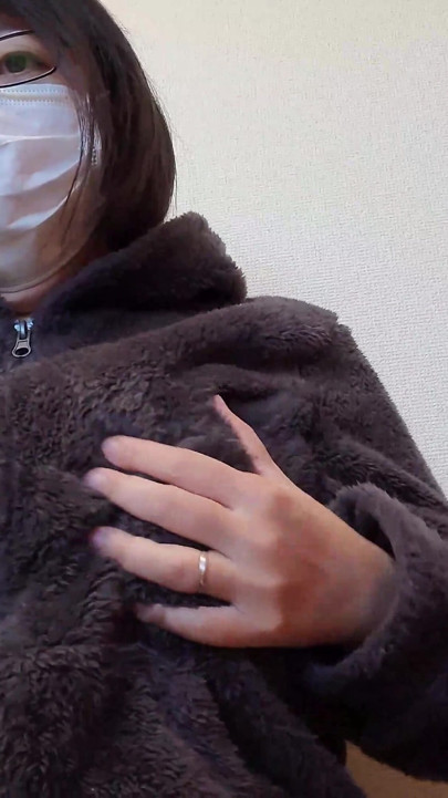 Married Woman Gets Excited by Masturbation Showing off Her