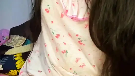 Kerala mallu evli kadın amcığını parmaklıyor ve anal seks yapıyor