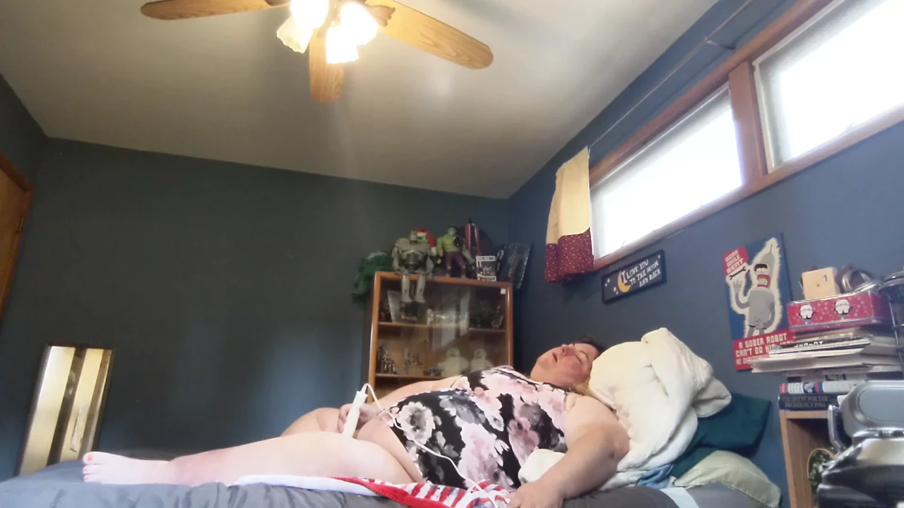 BBW First time Magic Wand, screaming orgasm