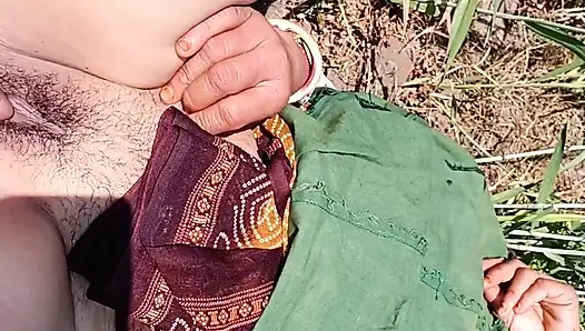 In the outdoor wheat field, she became a mare sucking a cock and fucking her pussy, in front of her father-in-law, daughter-in-law's ass was beaten in the open forest.