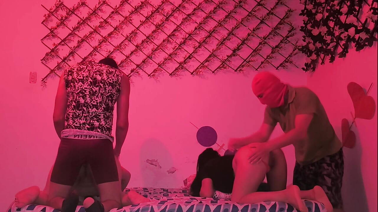 Two couples fuck simultaneously with cheap whores from India