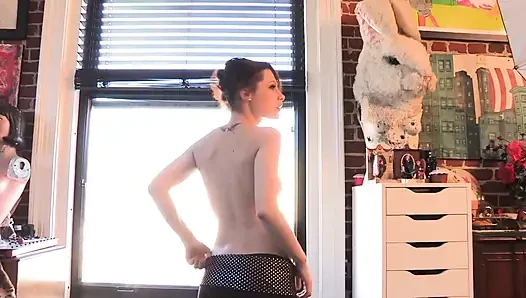 The eager MILF agency owner and the perfect boobs hot apprentice girl