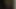 ダニはピアノで曲を演奏しようとします