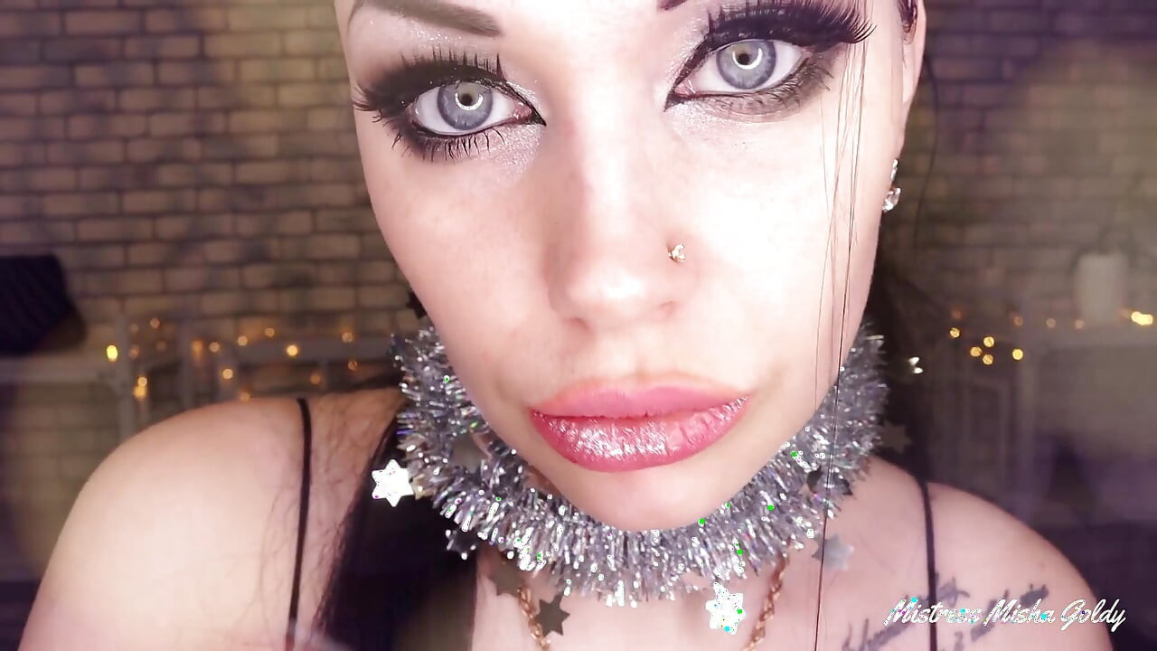Christmas Lipstick Draining! Tribute Those Gorgeous Lips!