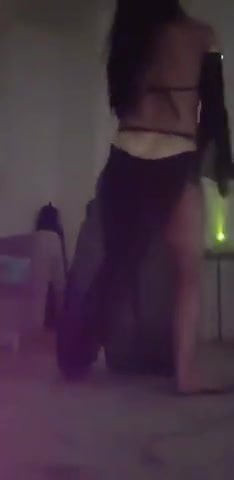 arabic belly dancer
