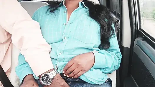 Üvey baba arabada seks Telugu edepsizce konuşuyor