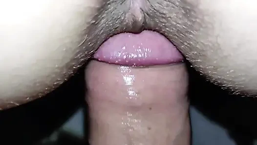 Анальный секс с худенькой миниатюрной 40-летней женой в видео от первого лица