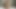 長いブロンドの髪を洗う