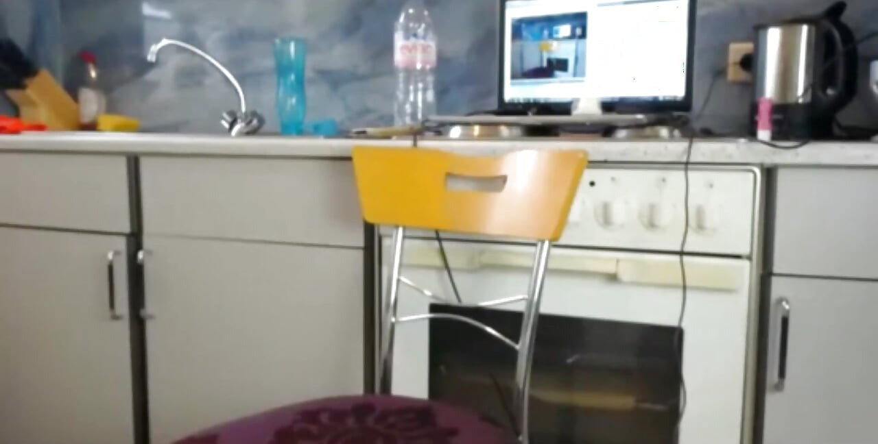 Sexydea nghiệp dư khoe mông trên webcam trực tiếp